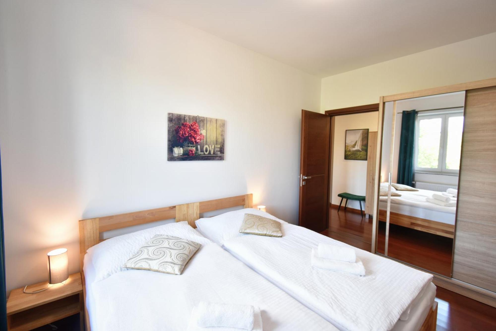 Rezidence Moser Family Apartments Карлови Вари Екстериор снимка